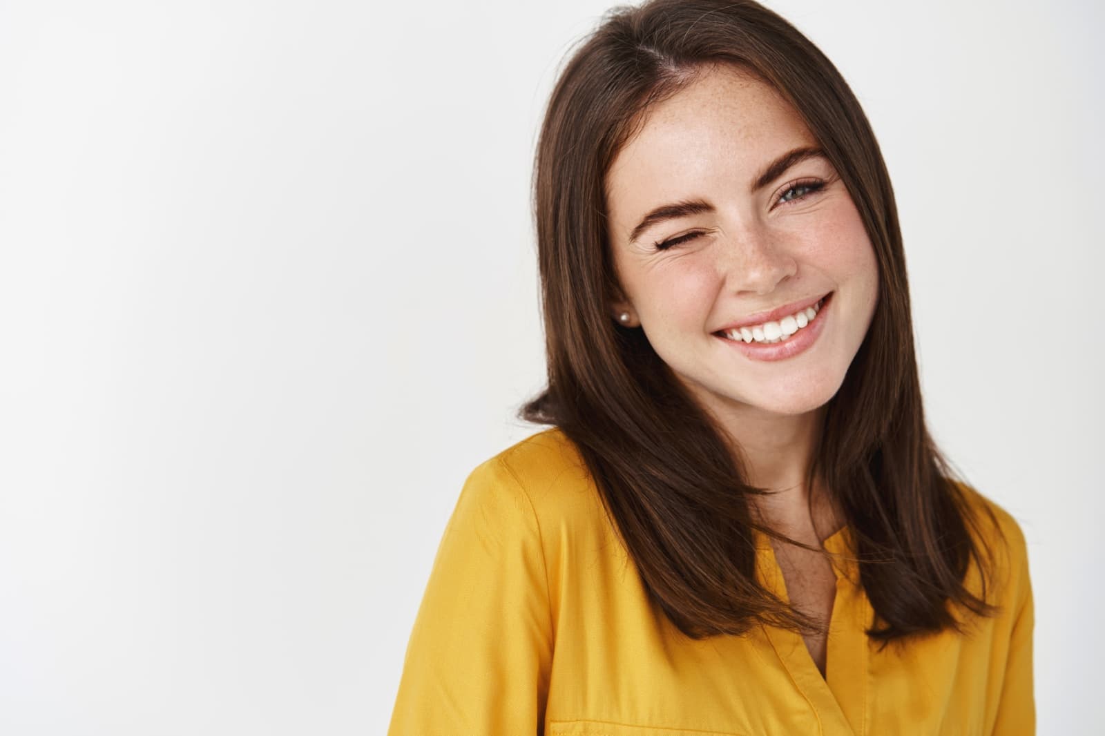 Porcelain Veneers vs. Composite Veneers: Which Is the Best Choice for Your Smile?